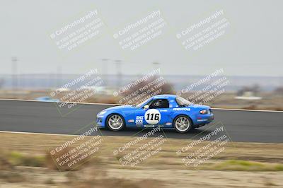 media/Jan-26-2025-CalClub SCCA (Sun) [[cfcea7df88]]/Group 1/Race/